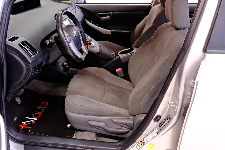 Продам Toyota Prius 2013 года в Одессе