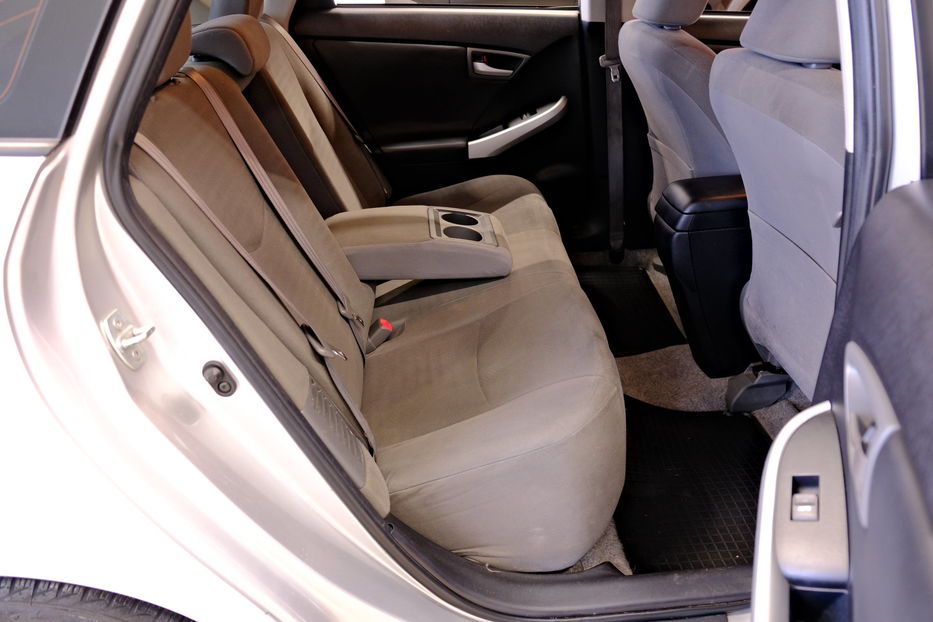 Продам Toyota Prius 2013 года в Одессе