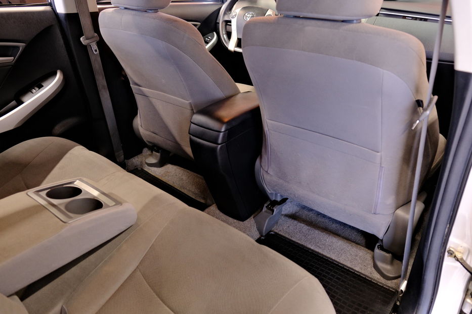 Продам Toyota Prius 2013 года в Одессе