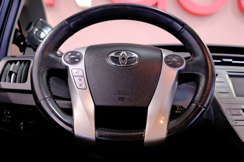 Продам Toyota Prius 2013 года в Одессе