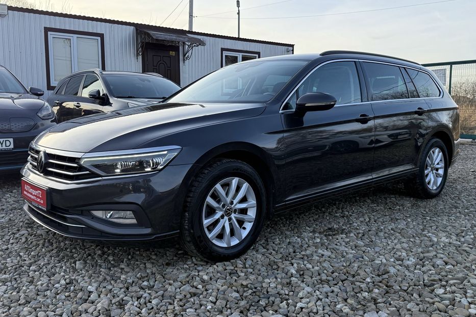 Продам Volkswagen Passat B8 150к.с. МАСАЖ,КАМЕРА,FULL LED 2022 года в Львове