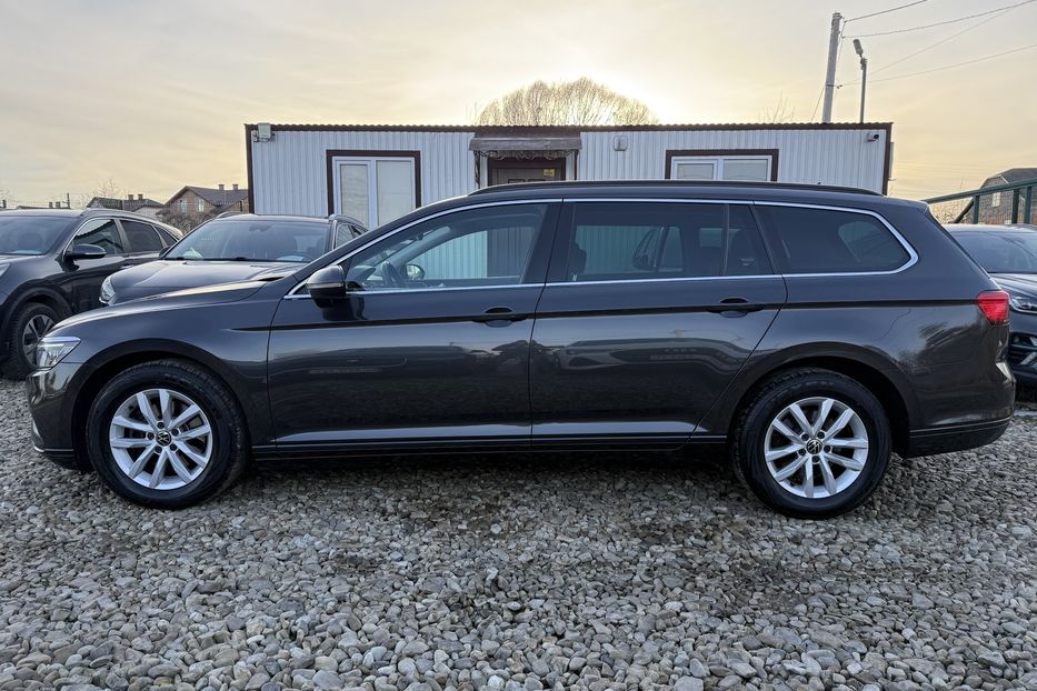 Продам Volkswagen Passat B8 150к.с. МАСАЖ,КАМЕРА,FULL LED 2022 года в Львове