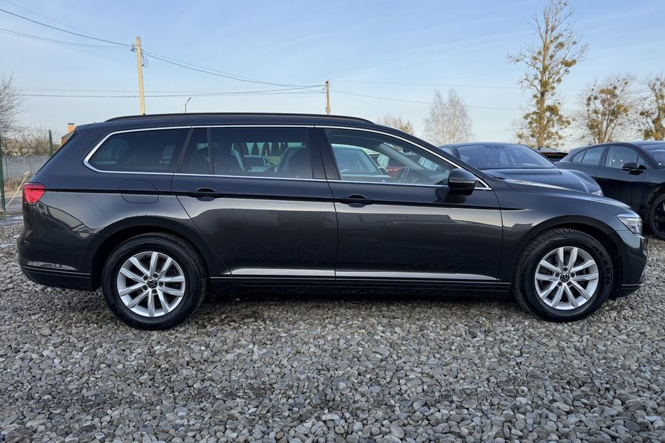 Продам Volkswagen Passat B8 150к.с. МАСАЖ,КАМЕРА,FULL LED 2022 года в Львове
