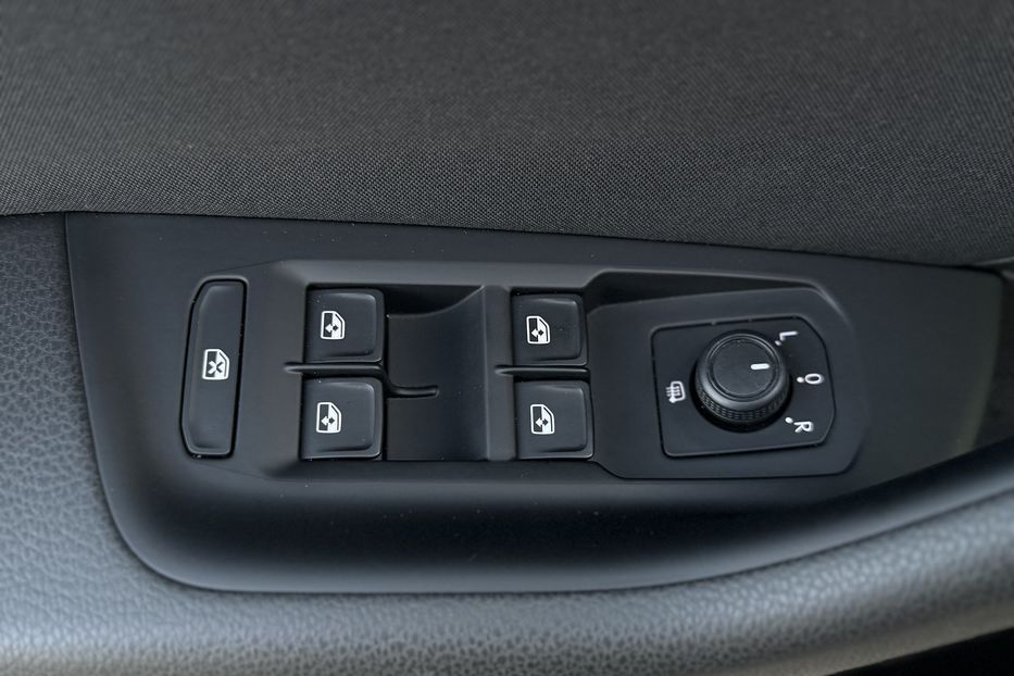 Продам Volkswagen Passat B8 150к.с. МАСАЖ,КАМЕРА,FULL LED 2022 года в Львове