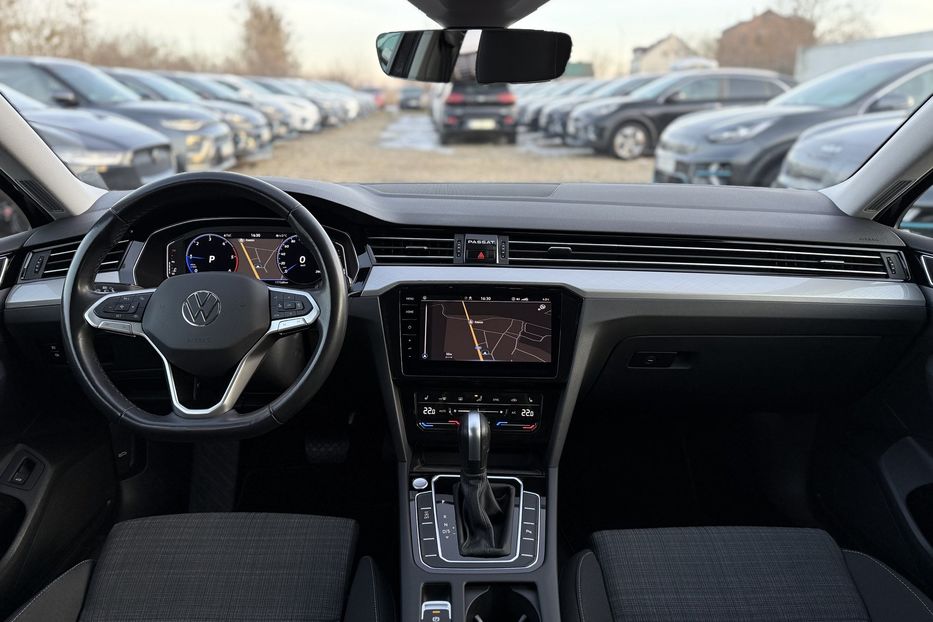 Продам Volkswagen Passat B8 150к.с. МАСАЖ,КАМЕРА,FULL LED 2022 года в Львове