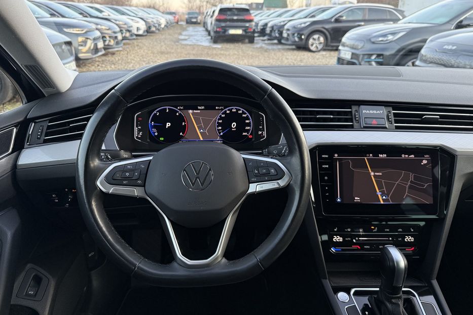 Продам Volkswagen Passat B8 150к.с. МАСАЖ,КАМЕРА,FULL LED 2022 года в Львове
