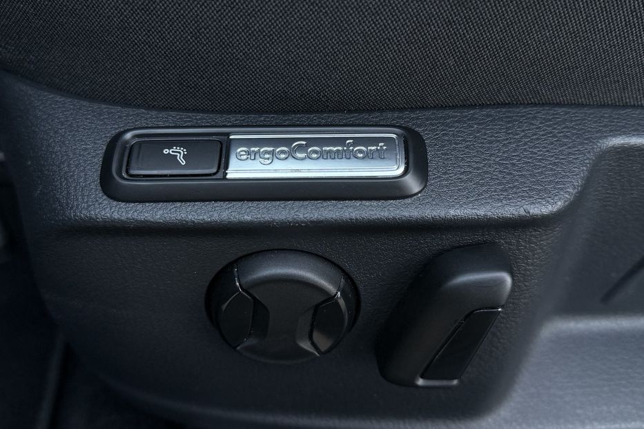 Продам Volkswagen Passat B8 150к.с. МАСАЖ,КАМЕРА,FULL LED 2022 года в Львове