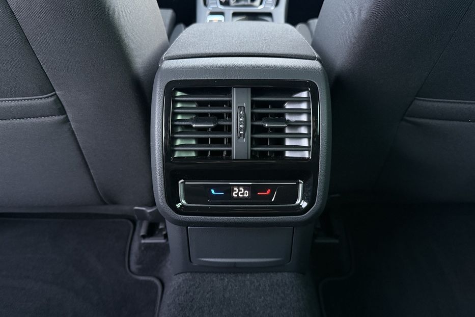 Продам Volkswagen Passat B8 150к.с. МАСАЖ,КАМЕРА,FULL LED 2022 года в Львове