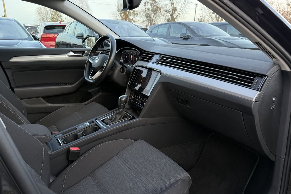 Продам Volkswagen Passat B8 150к.с. МАСАЖ,КАМЕРА,FULL LED 2022 года в Львове