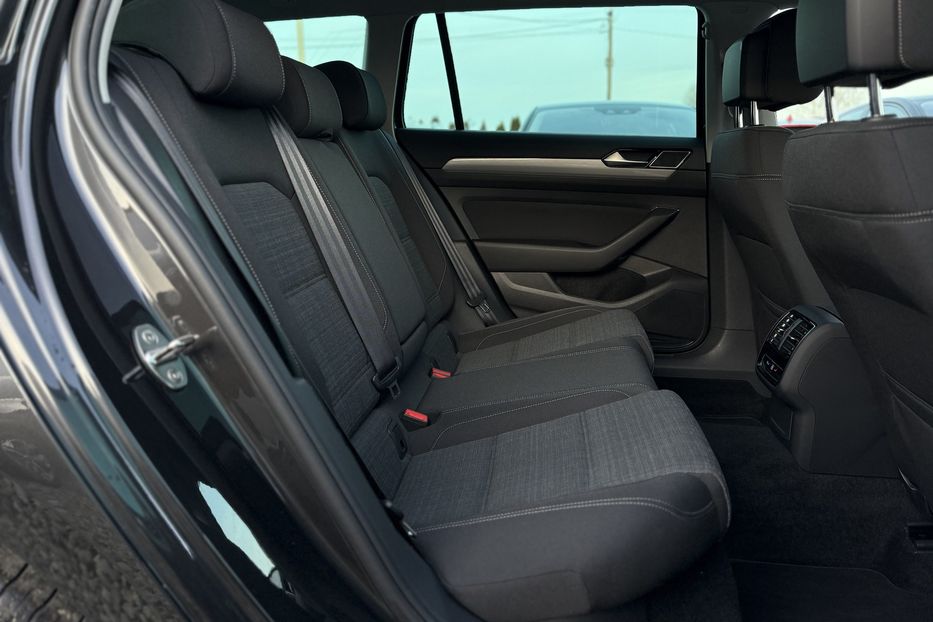 Продам Volkswagen Passat B8 150к.с. МАСАЖ,КАМЕРА,FULL LED 2022 года в Львове