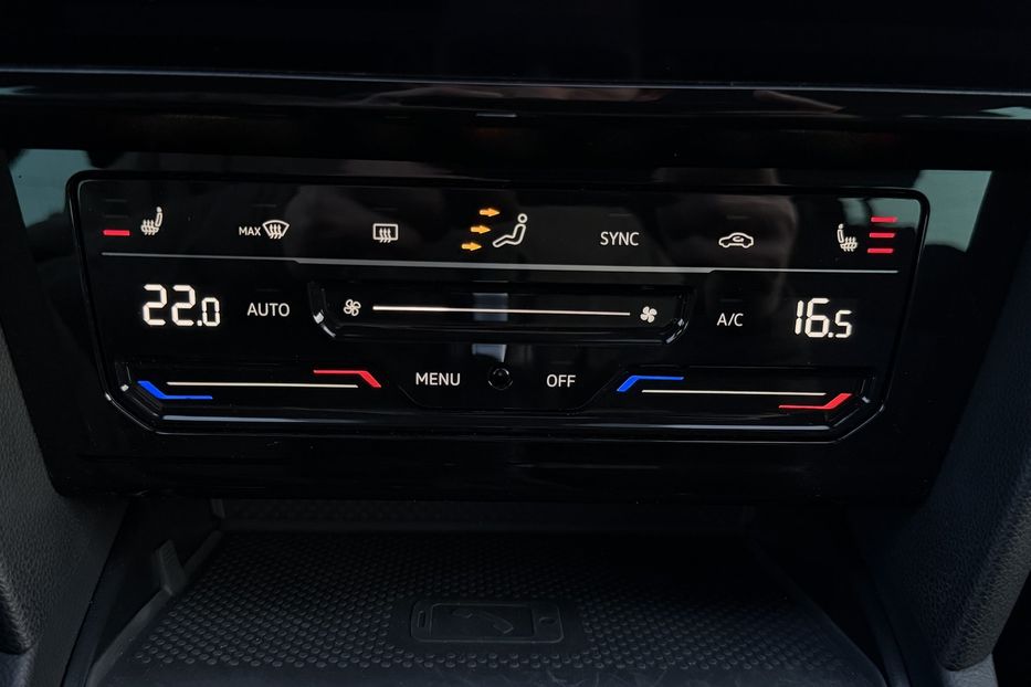 Продам Volkswagen Passat B8 150к.с. МАСАЖ,КАМЕРА,FULL LED 2022 года в Львове