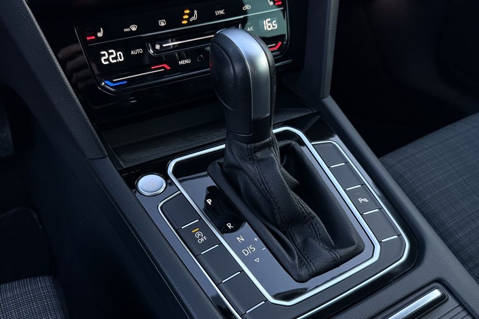 Продам Volkswagen Passat B8 150к.с. МАСАЖ,КАМЕРА,FULL LED 2022 года в Львове