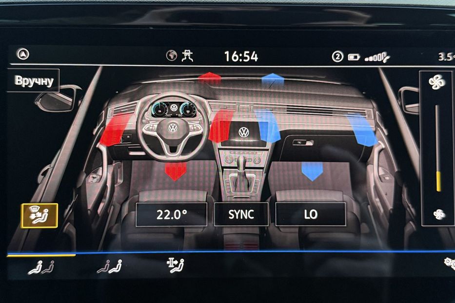 Продам Volkswagen Passat B8 150к.с. МАСАЖ,КАМЕРА,FULL LED 2022 года в Львове