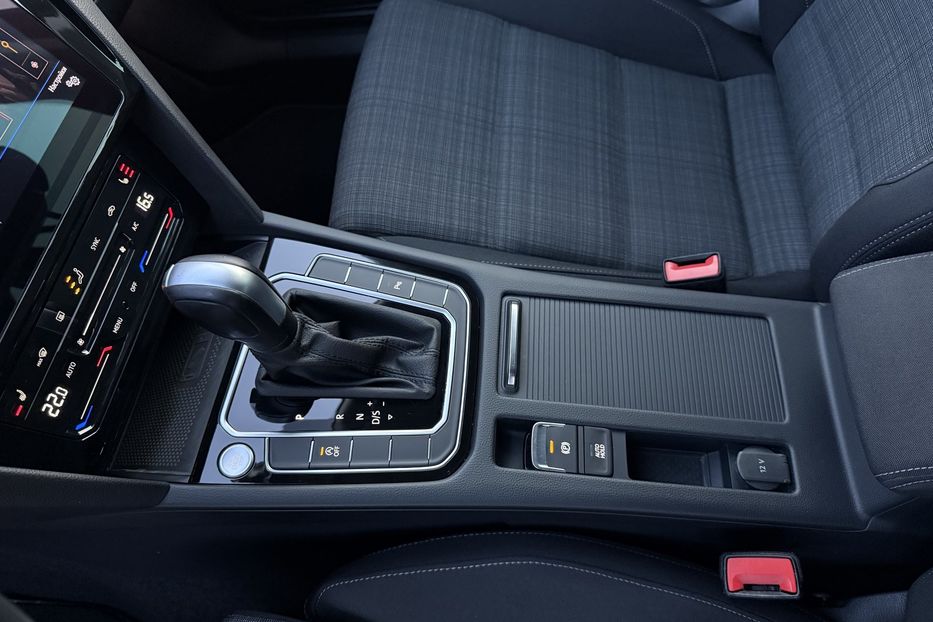 Продам Volkswagen Passat B8 150к.с. МАСАЖ,КАМЕРА,FULL LED 2022 года в Львове