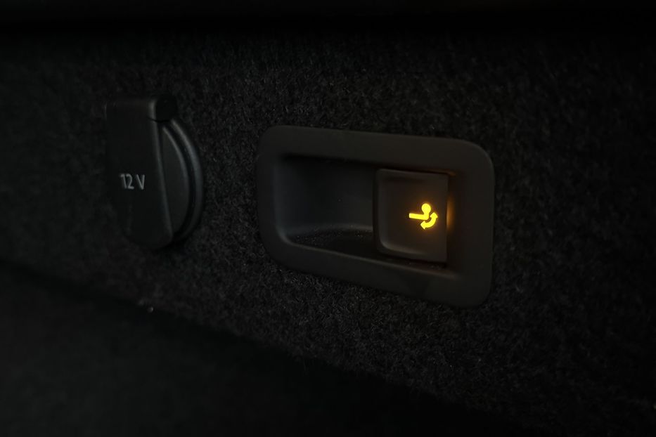 Продам Volkswagen Passat B8 150к.с. МАСАЖ,КАМЕРА,FULL LED 2022 года в Львове