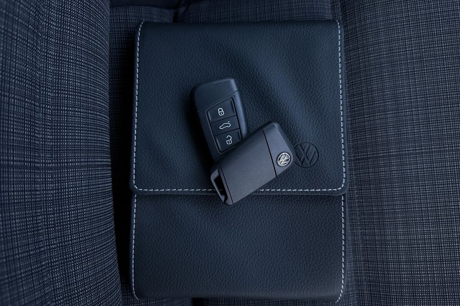 Продам Volkswagen Passat B8 150к.с. МАСАЖ,КАМЕРА,FULL LED 2022 года в Львове