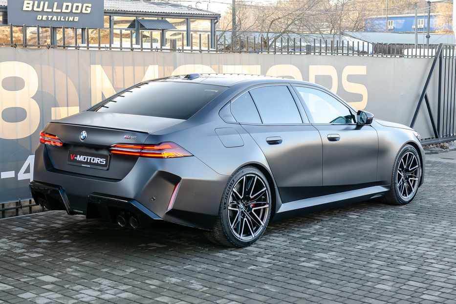 Продам BMW M5 Hybrid MXdrive 2024 года в Киеве
