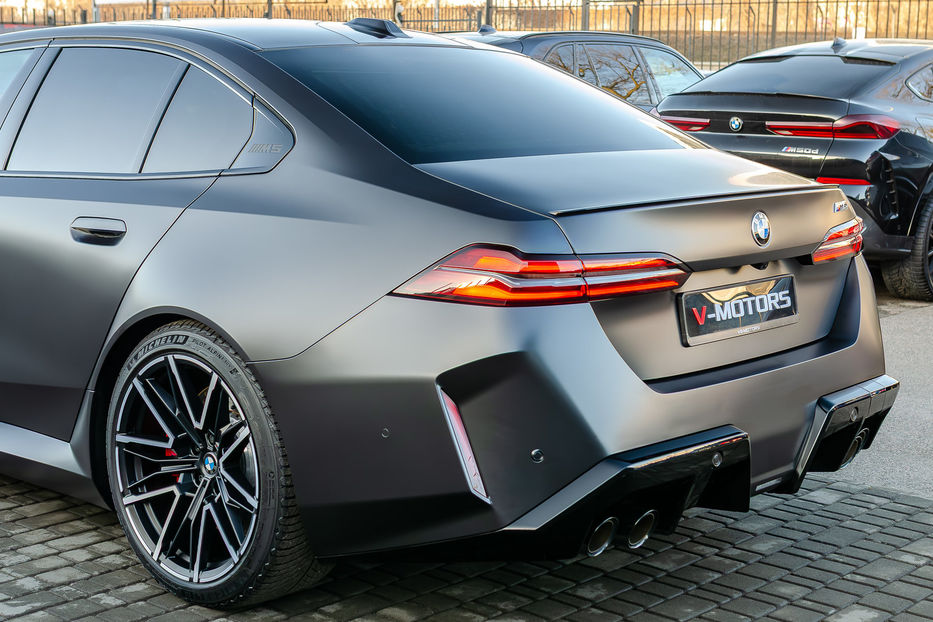 Продам BMW M5 Hybrid MXdrive 2024 года в Киеве