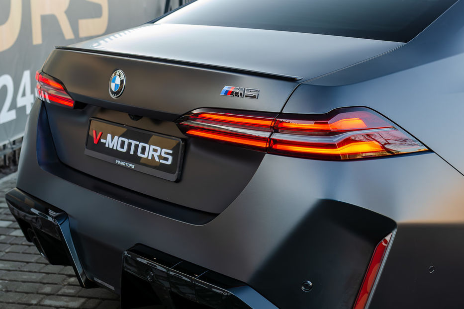 Продам BMW M5 Hybrid MXdrive 2024 года в Киеве