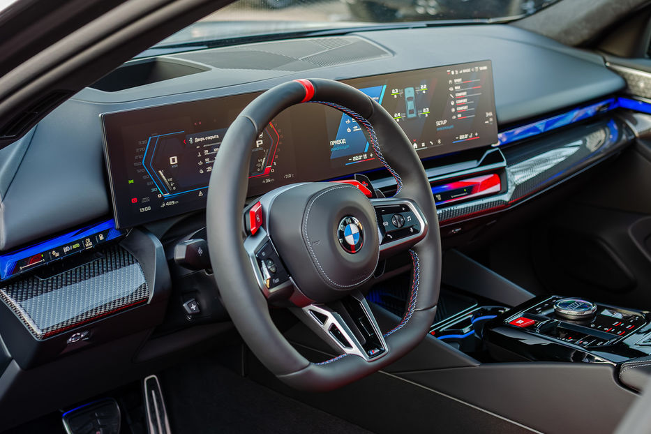 Продам BMW M5 Hybrid MXdrive 2024 года в Киеве