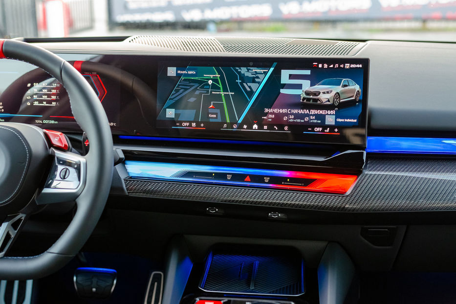 Продам BMW M5 Hybrid MXdrive 2024 года в Киеве