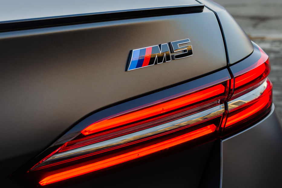 Продам BMW M5 Hybrid MXdrive 2024 года в Киеве