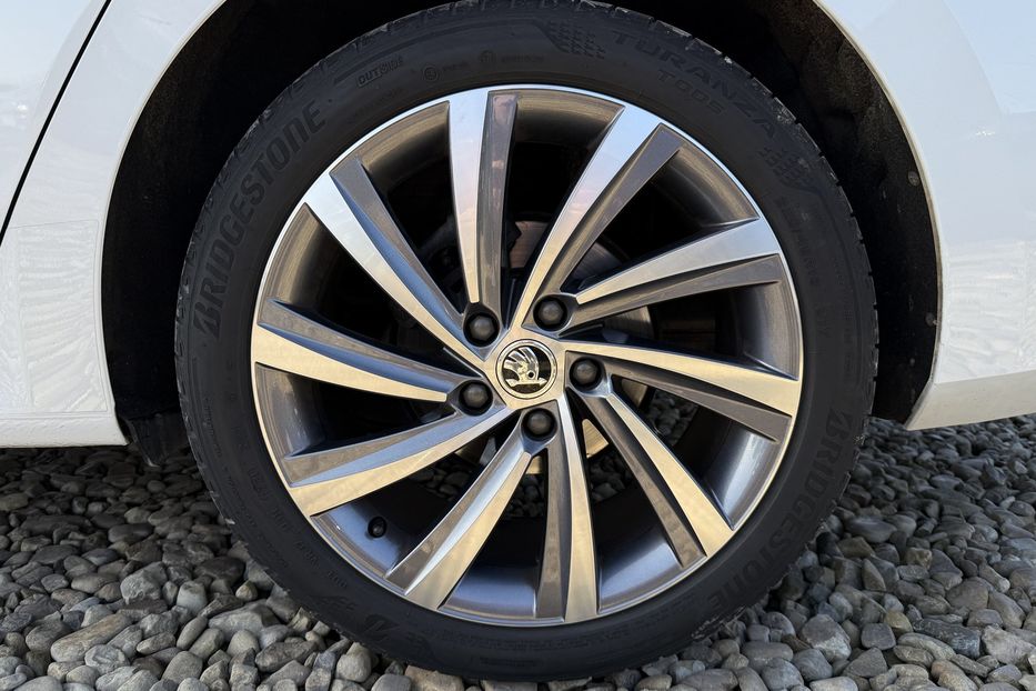 Продам Skoda Octavia А8 2.0 TDI 150к.с АТ FULL LED 2021 года в Львове