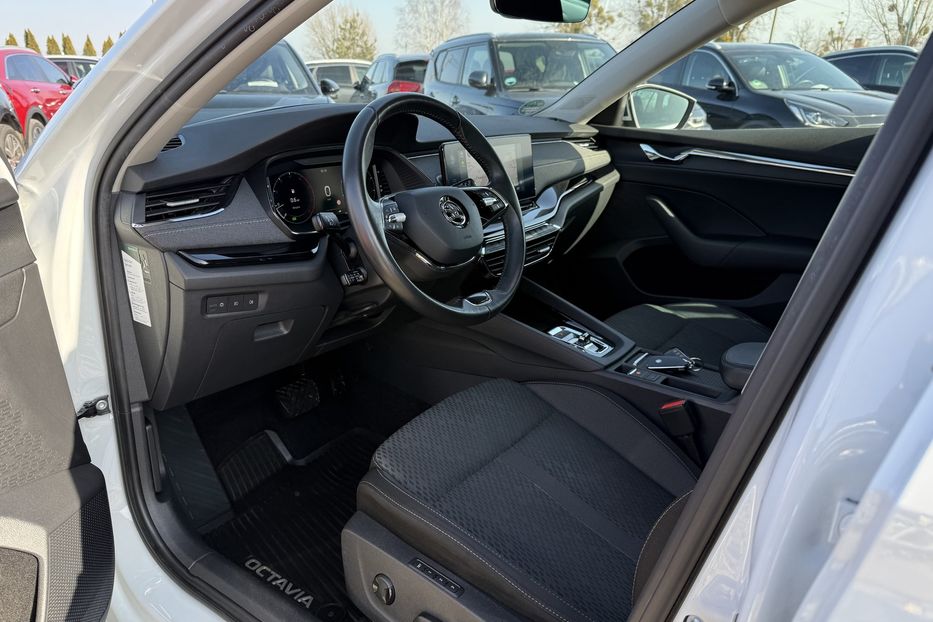 Продам Skoda Octavia А8 2.0 TDI 150к.с АТ FULL LED 2021 года в Львове