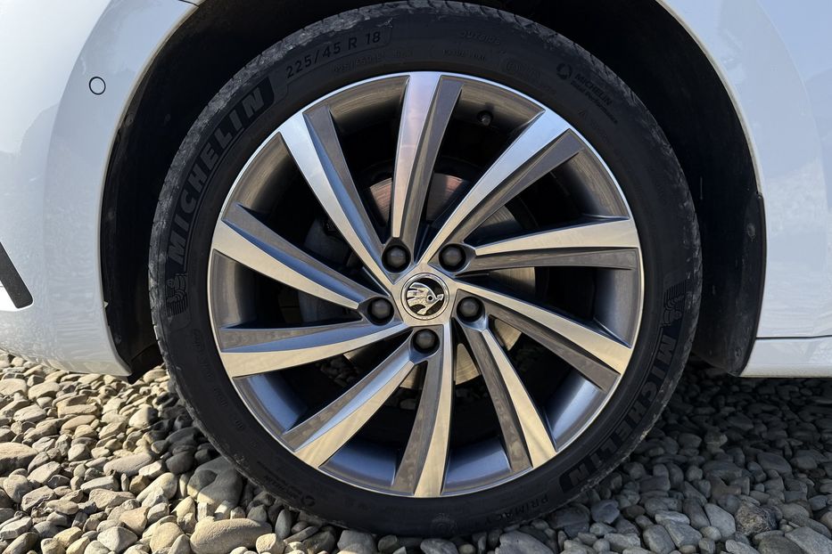 Продам Skoda Octavia А8 2.0 TDI 150к.с АТ FULL LED 2021 года в Львове