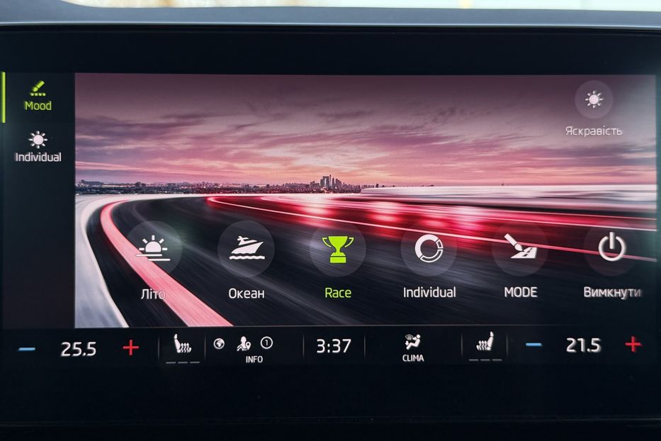 Продам Skoda Octavia А8 2.0 TDI 150к.с АТ FULL LED 2021 года в Львове