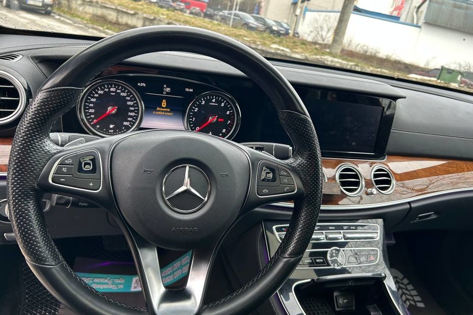 Продам Mercedes-Benz E-Class 2016 года в Черновцах