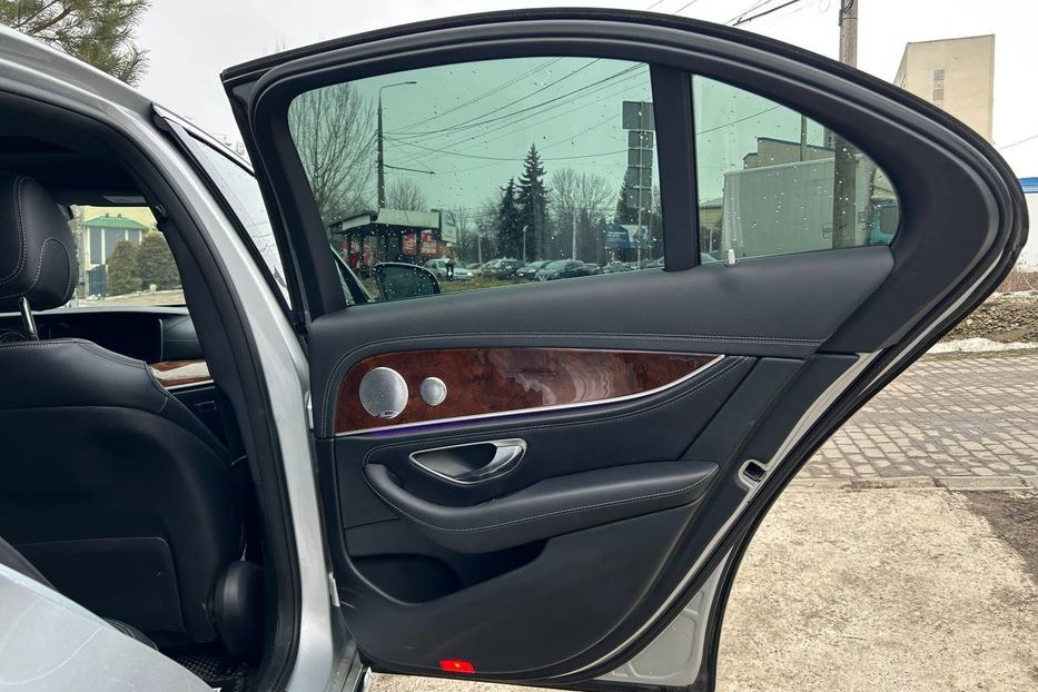 Продам Mercedes-Benz E-Class 2016 года в Черновцах