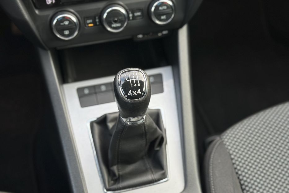 Продам Skoda Octavia A7 2016 года в Луцке