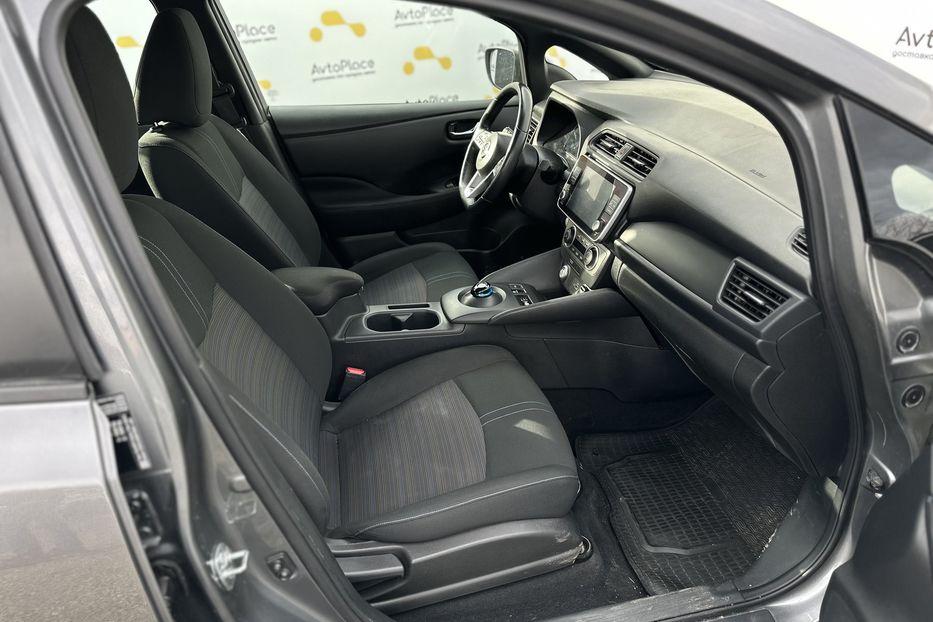 Продам Nissan Leaf 2022 года в Луцке