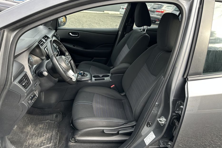 Продам Nissan Leaf 2022 года в Луцке