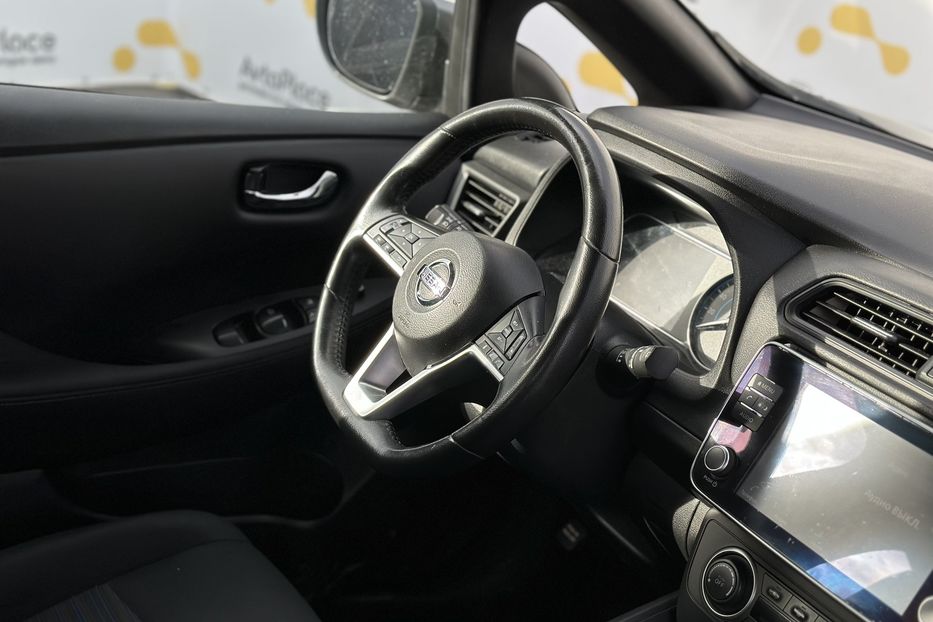 Продам Nissan Leaf 2022 года в Луцке