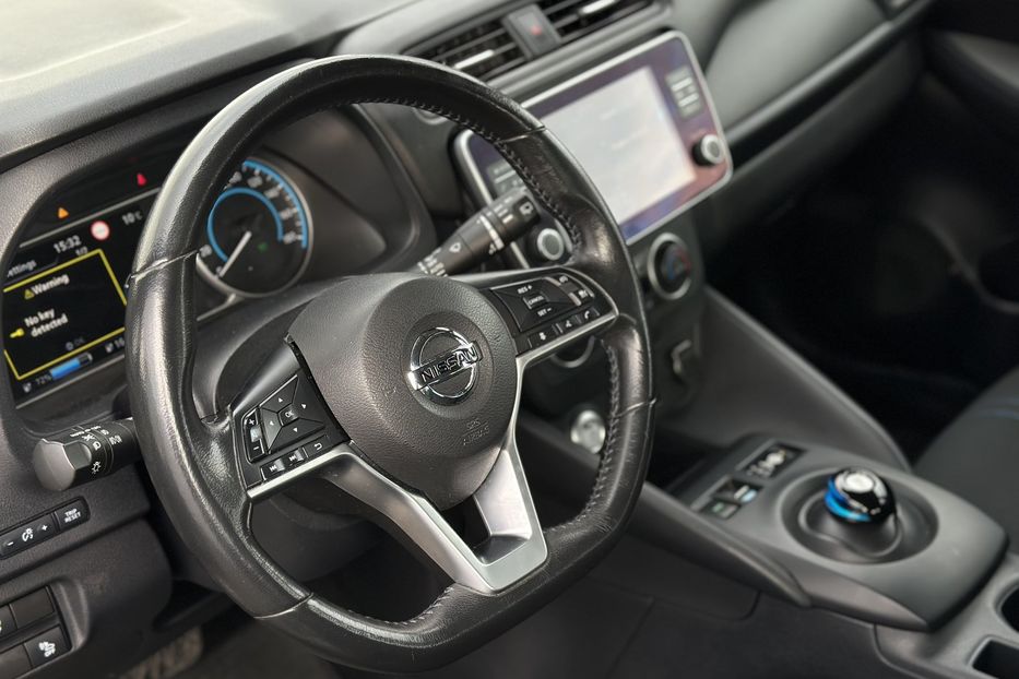 Продам Nissan Leaf 2022 года в Луцке