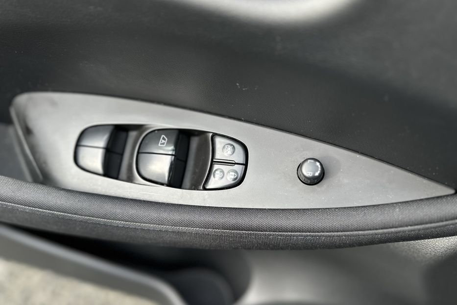 Продам Nissan Leaf 2022 года в Луцке