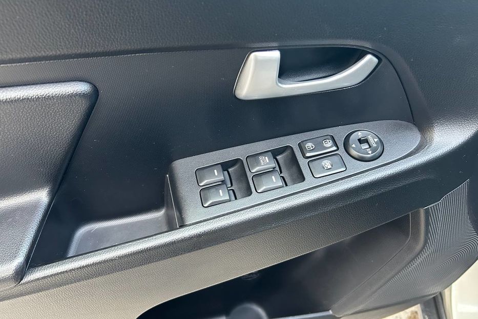 Продам Kia Sportage 2013 года в Черновцах