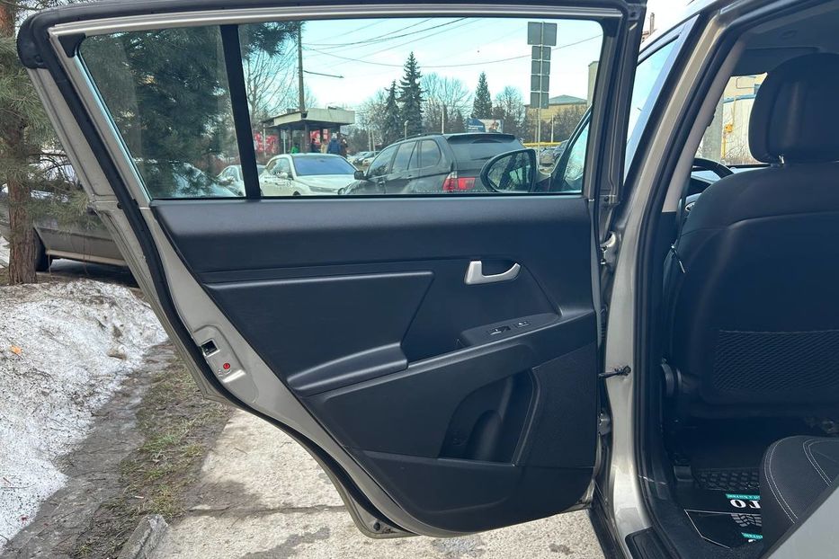 Продам Kia Sportage 2013 года в Черновцах