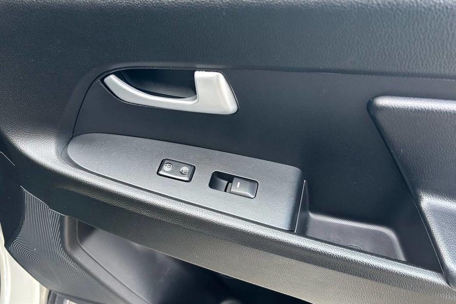 Продам Kia Sportage 2013 года в Черновцах