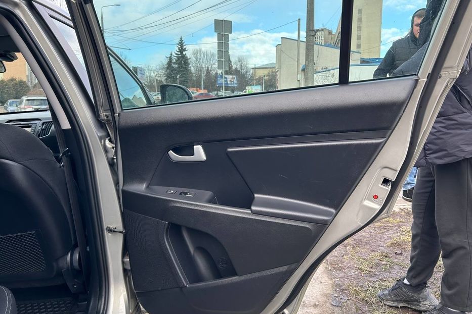 Продам Kia Sportage 2013 года в Черновцах