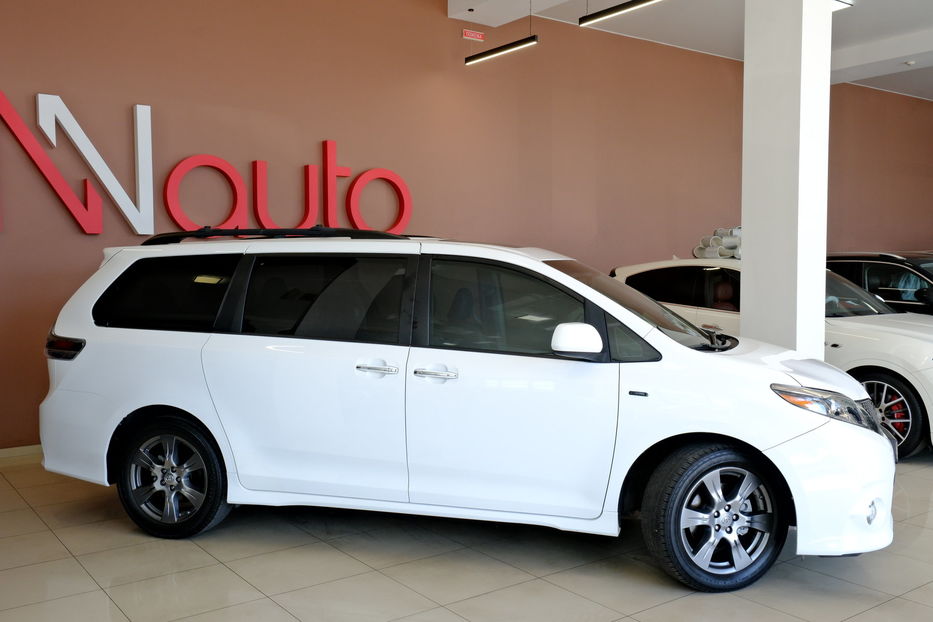 Продам Toyota Sienna 2016 года в Одессе