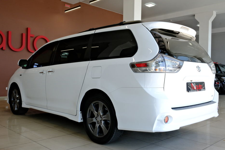 Продам Toyota Sienna 2016 года в Одессе