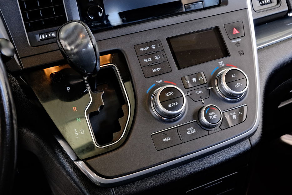 Продам Toyota Sienna 2016 года в Одессе