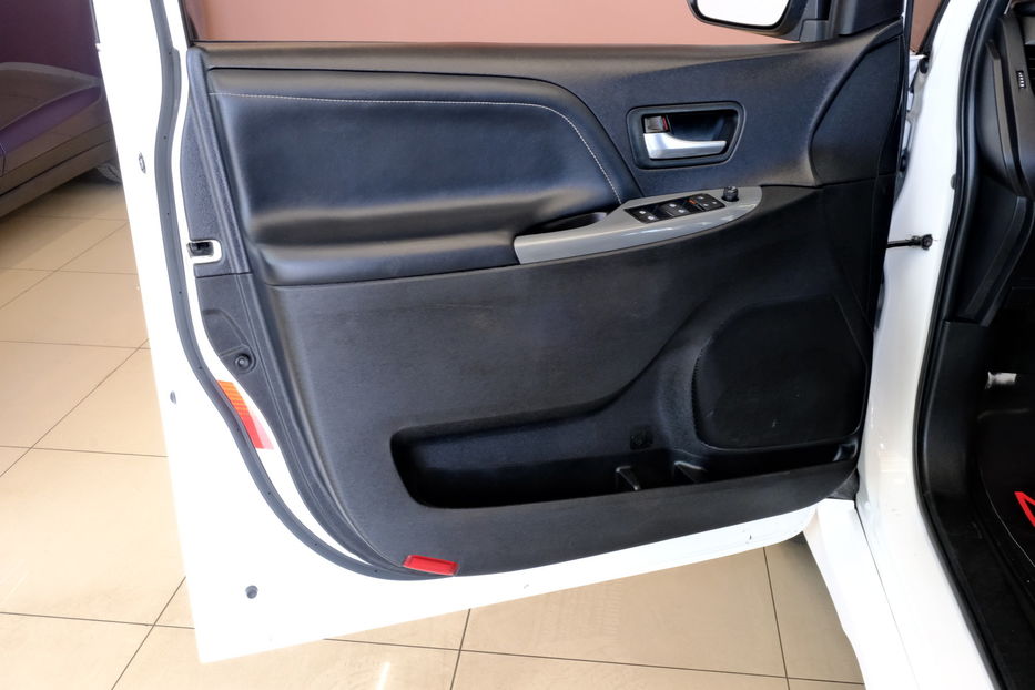 Продам Toyota Sienna 2016 года в Одессе