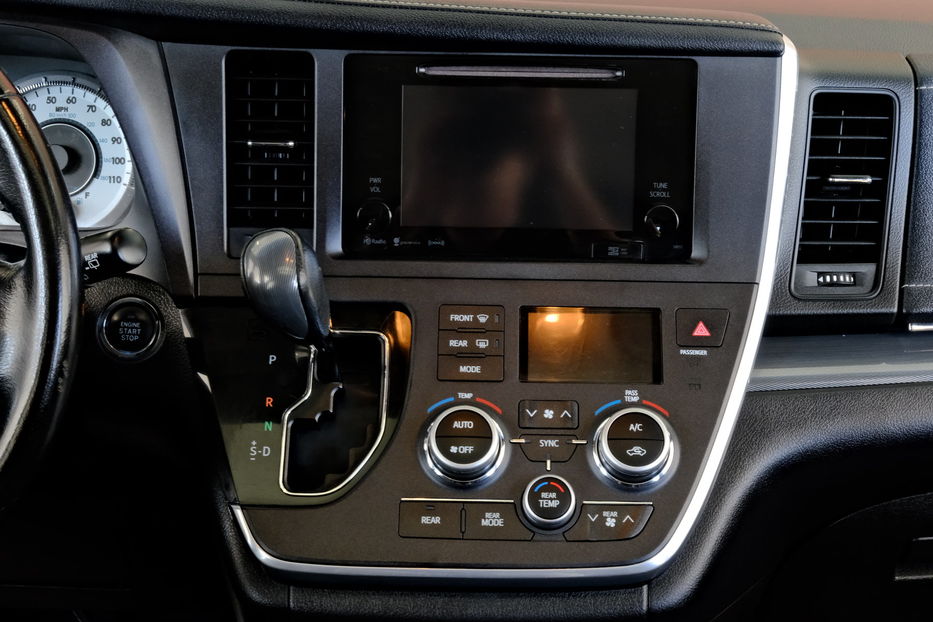 Продам Toyota Sienna 2016 года в Одессе