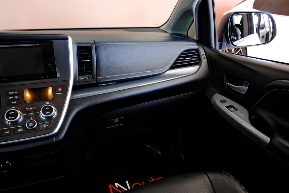 Продам Toyota Sienna 2016 года в Одессе