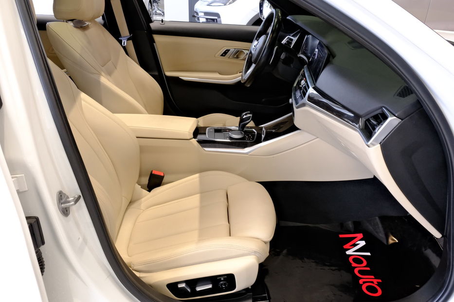 Продам BMW 330 2020 года в Одессе