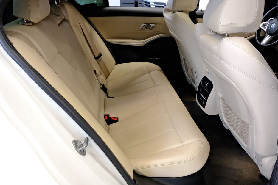 Продам BMW 330 2020 года в Одессе